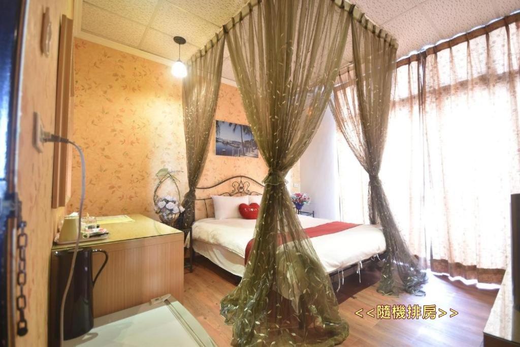 Sun Moon Love Hotel Nantou Exterior foto